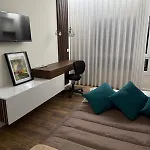 Riverside 아파트 *