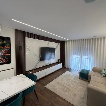 Riverside Apartment *